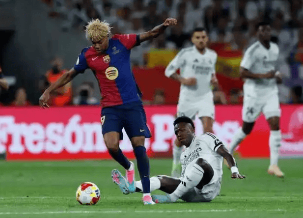 50场未被零封!14战37球 西甲第2巴萨火力全开:11人齐破门