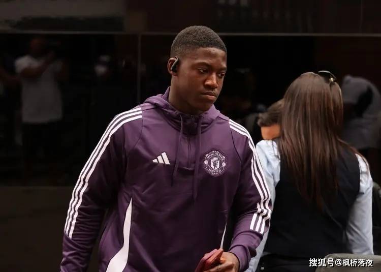 租借之路突遭曼联“拦截”!20岁梅努为世界杯的豪赌,遇上最糟时机