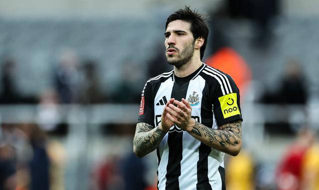 爆炸性转会消息!阿森纳瞄准英超顶级中场,若成功将打造无敌战队